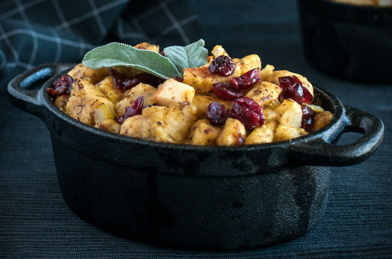 Sweet & Tangy Cranberry-Apple Stuffing
