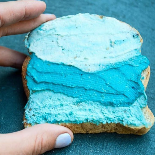 Blue cream cheese and spirulina toast
